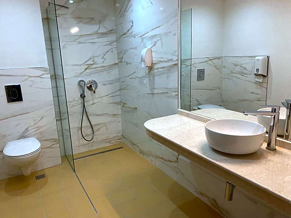 Покрит Мост