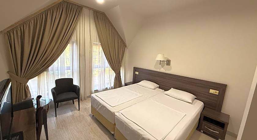 Yerevan Deluxe Hotel