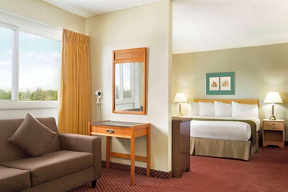 Travelodge by Wyndham Lethbridge