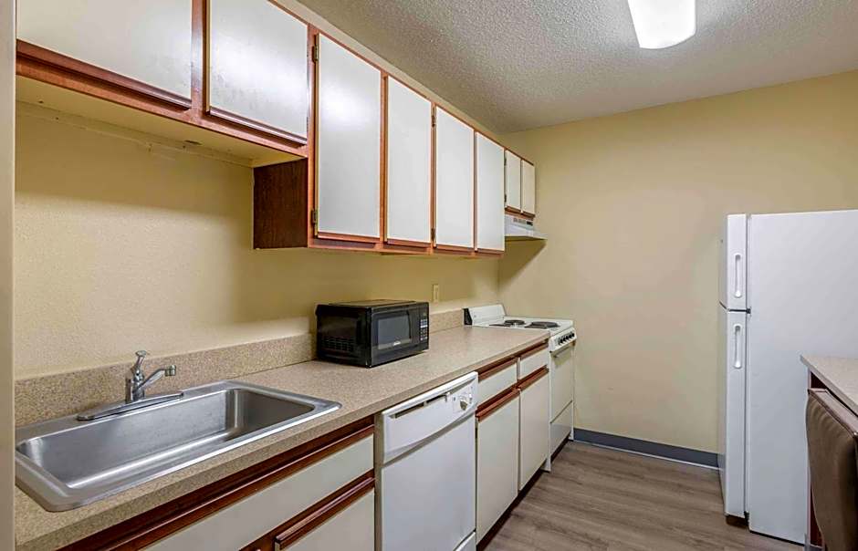 Extended Stay America Suites - Omaha - West