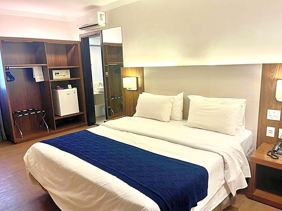 Oasis Plaza Hotel