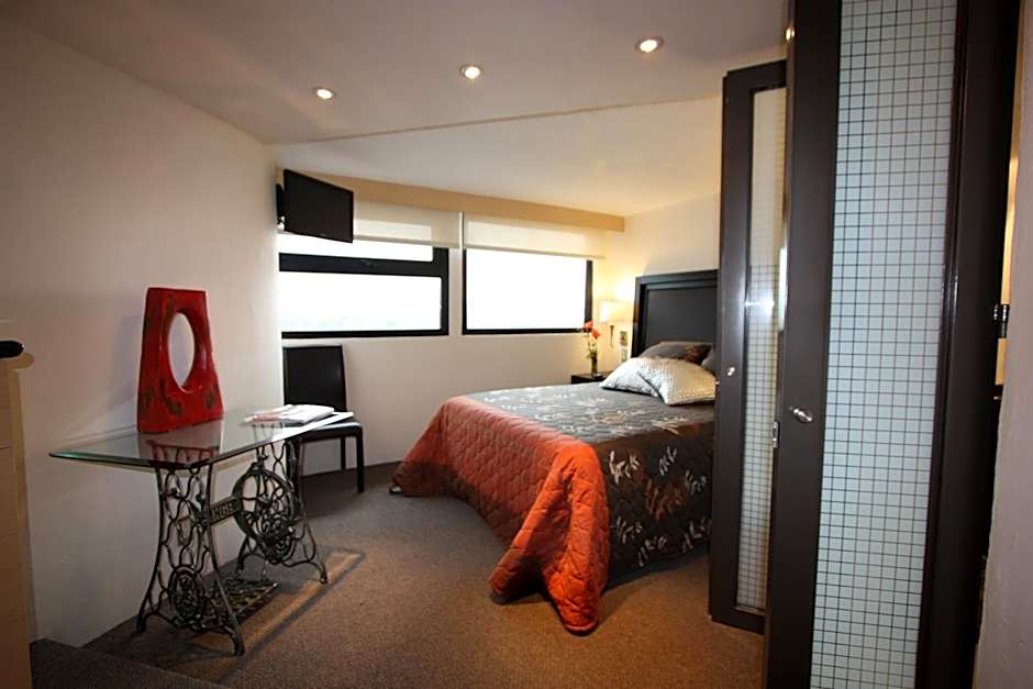 Aztic Hotel and Executive Suites