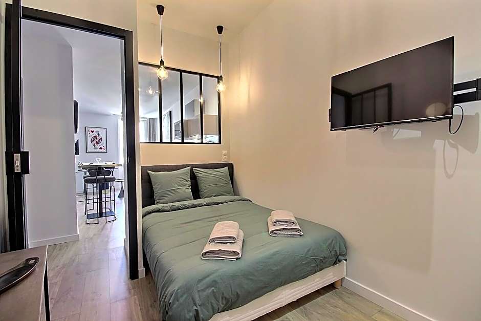 LES TOITS DU VIEUX-PORT