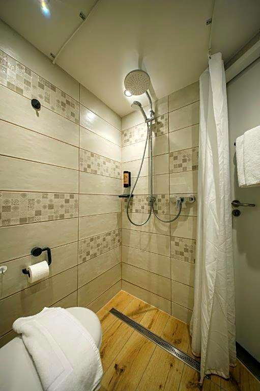 Brit Hotel La Bonne Etape