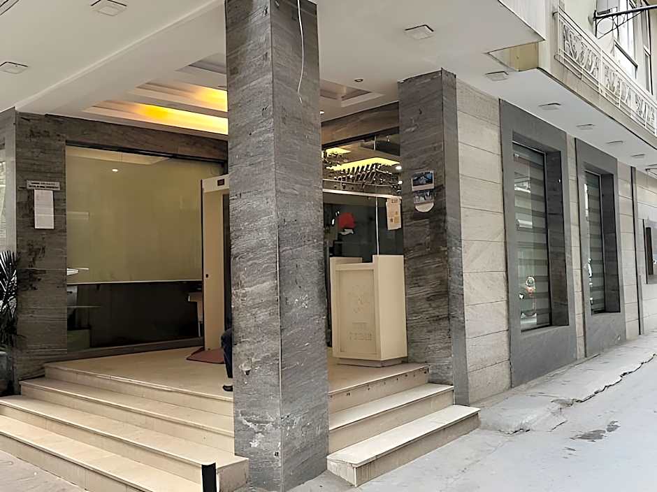 The Prime Balaji Deluxe @ New Delhi Railway Station Hotel