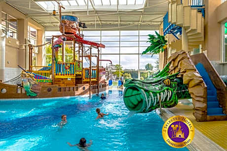 Explorers Hotel At Disneyland Paris