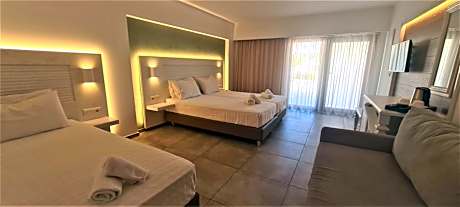 Deluxe Family Pool Area 1