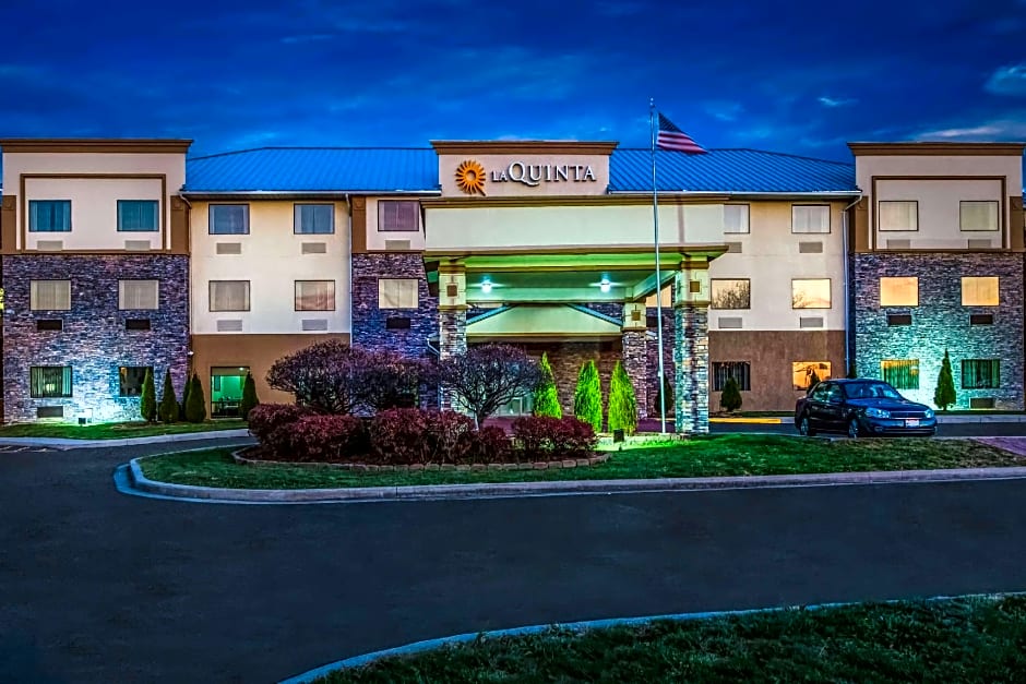 La Quinta Inn & Suites by Wyndham Fairborn Wright-Patterson