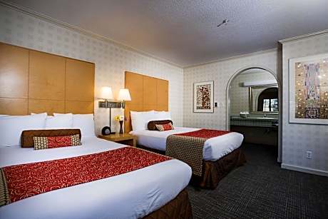 Deluxe Two Double Beds