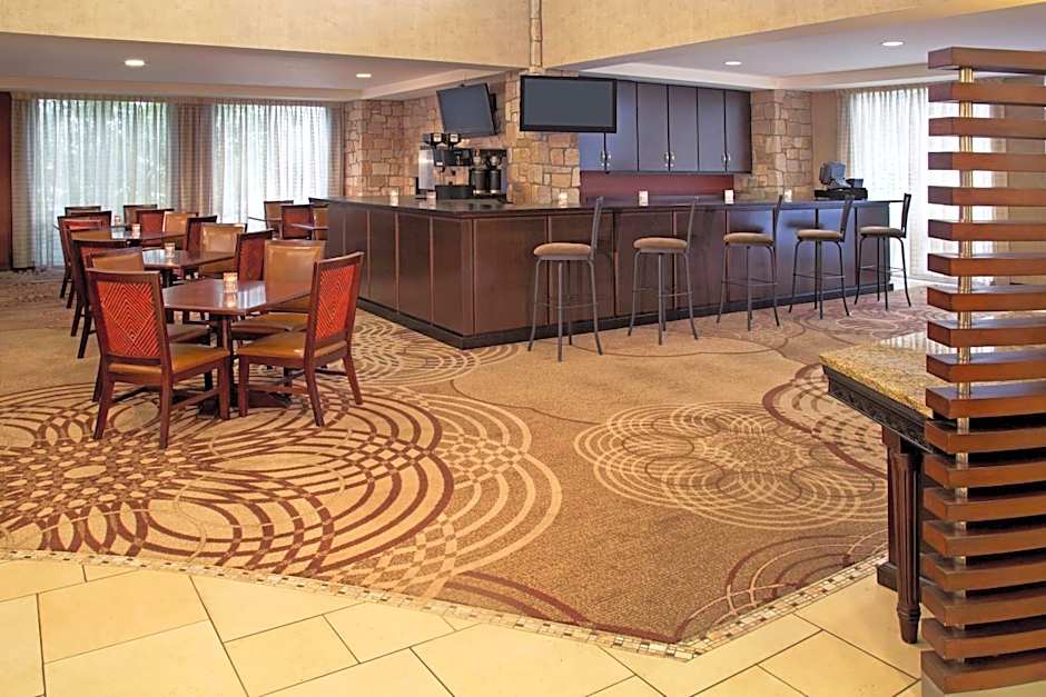 Sheraton Louisville Riverside Hotel