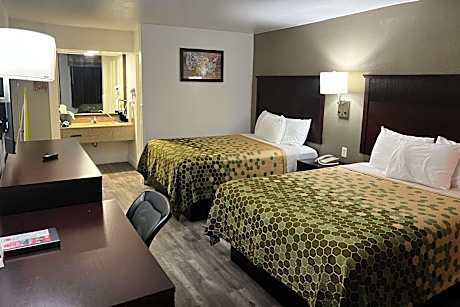 Econo Lodge Inn & Suites Macon North
