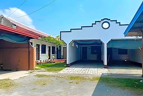 RedDoorz @ Kaffe De Oro Hotel Socorro Oriental Mindoro