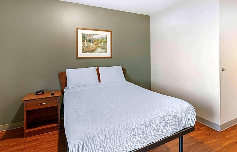 Extended Stay America Select Suites - Akron - South