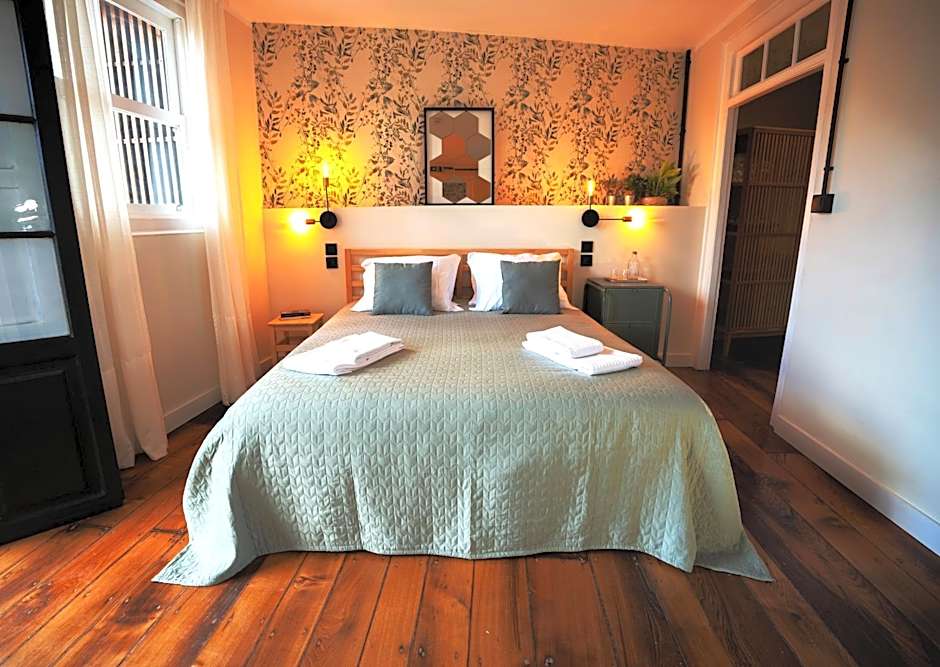 Inn Door 21 - Hostel & Suite