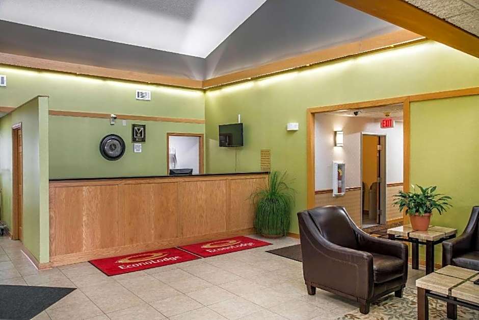 Econo Lodge River Falls