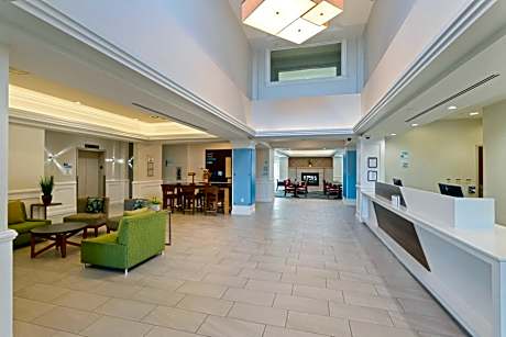 Holiday Inn Express Hauppauge-Long Island by IHG