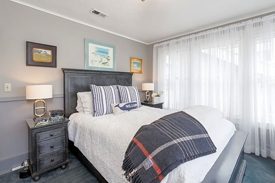 Nantucket Whale Inn, Half Moon Bay