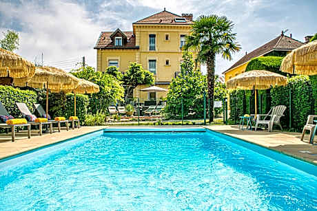 HOTEL DES DAUPHINS
