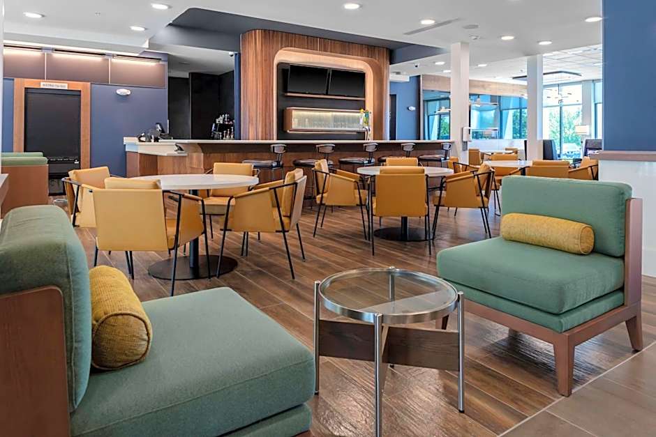 Courtyard by Marriott Memphis East/Galleria