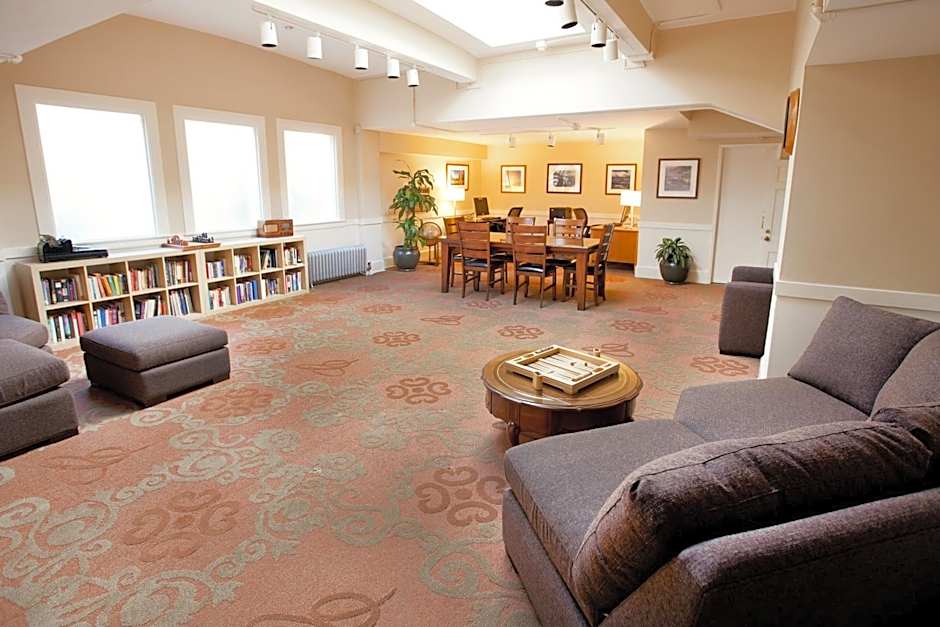 Cardinal Hotel