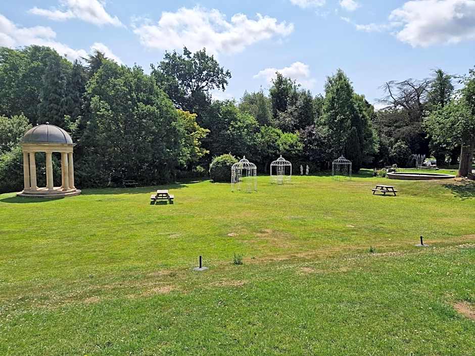 Britannia Royal Court Hotel