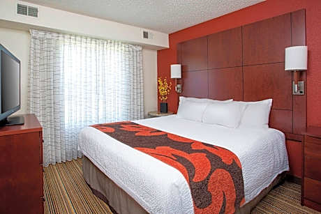 2 Bedroom Suite, Fireplace