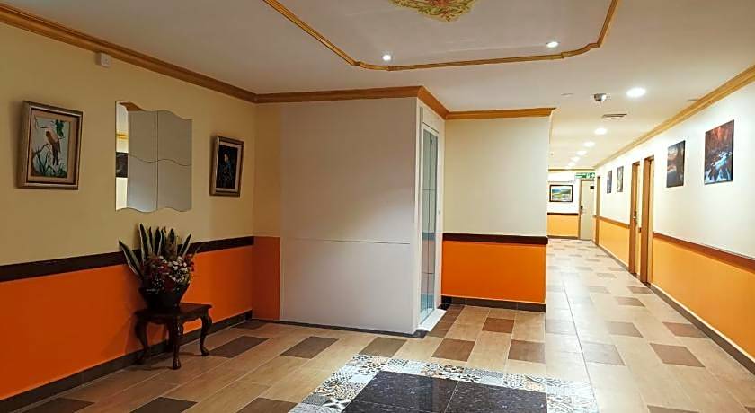 Capital O 90897 Island City Hotel