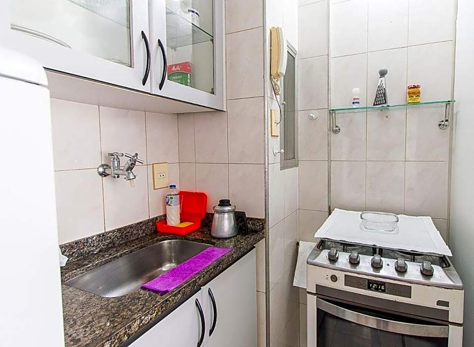 Side Ocean View: Cozy Studio