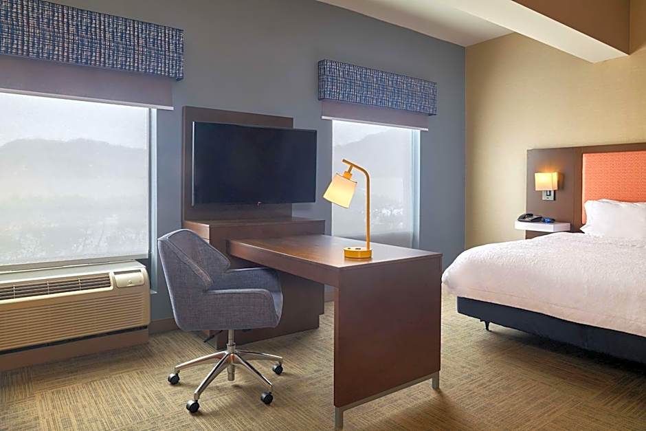 Hampton Inn By Hilton And Suites Smithfield