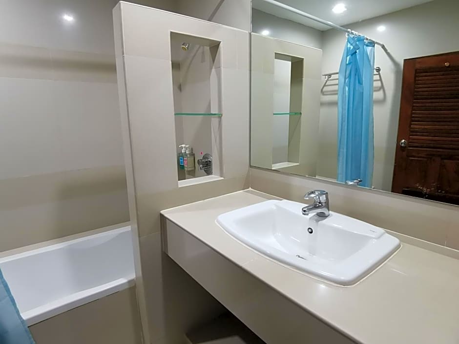 Morakot Twin Chumphon