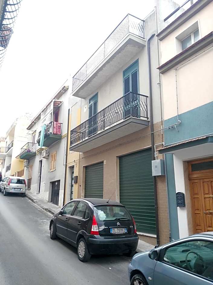 Quattroquarti Stradivari Home