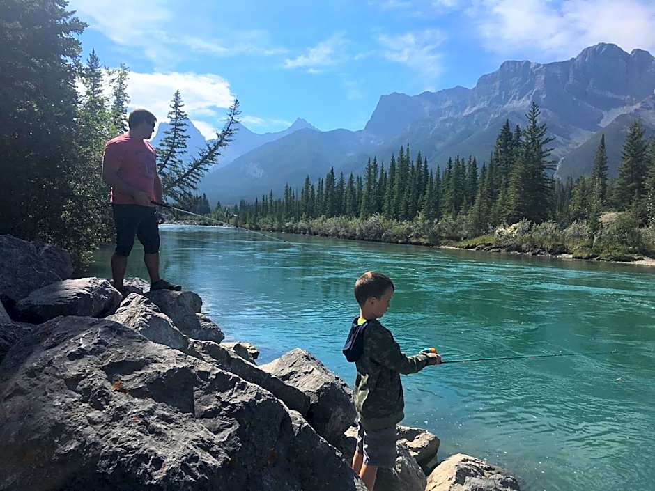 Suites with Pool & Hot tubs managed by Little Sister Getaways