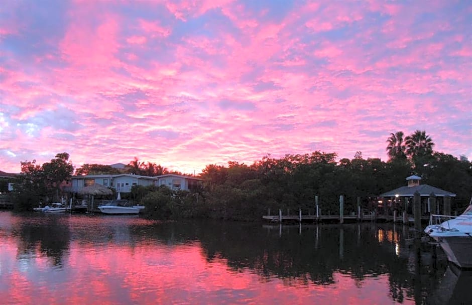 Manatee Bay Inn