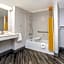 La Quinta Inn & Suites by Wyndham Denver Westminster Mall