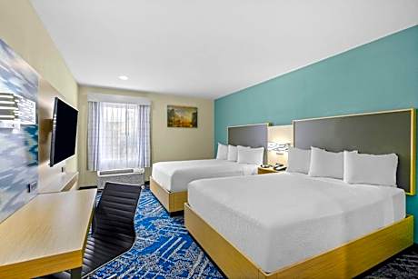 Queen Room with Two Queen Beds - Non-Smoking