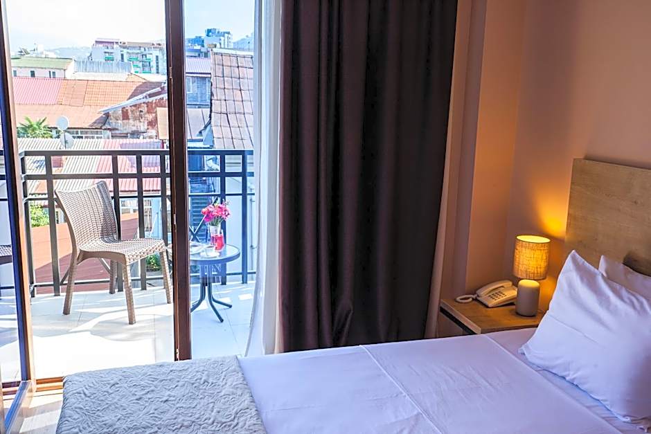 Hotel N16