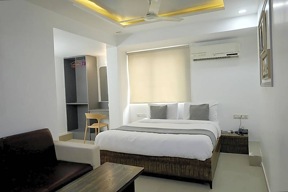 Hotel Gold Leaf,Ahmedabad