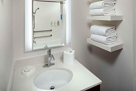 King Room - Mobility Access/Non-Smoking