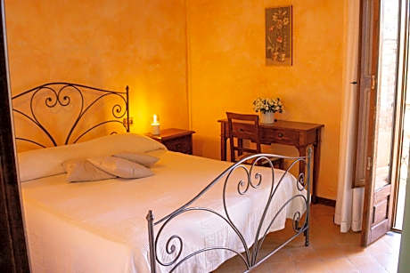 One-Bedroom Apartment with Sea View