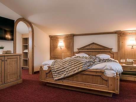 Suite with Mountain View