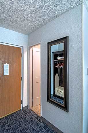 King Room - Non-Smoking