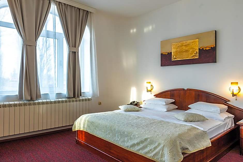 Garni Hotel Royal Crown