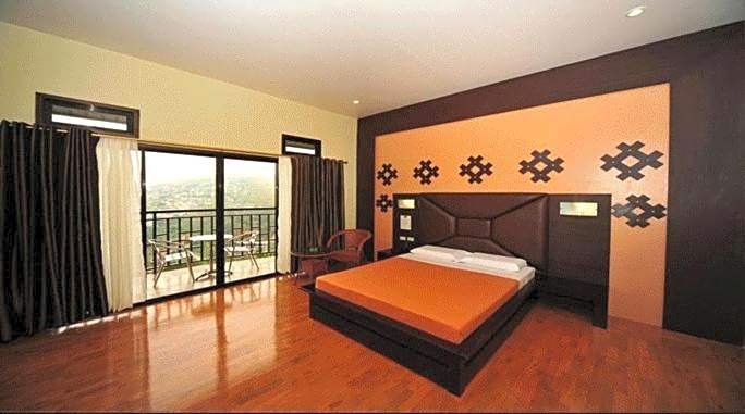 Hollywood Drive-In Hotel