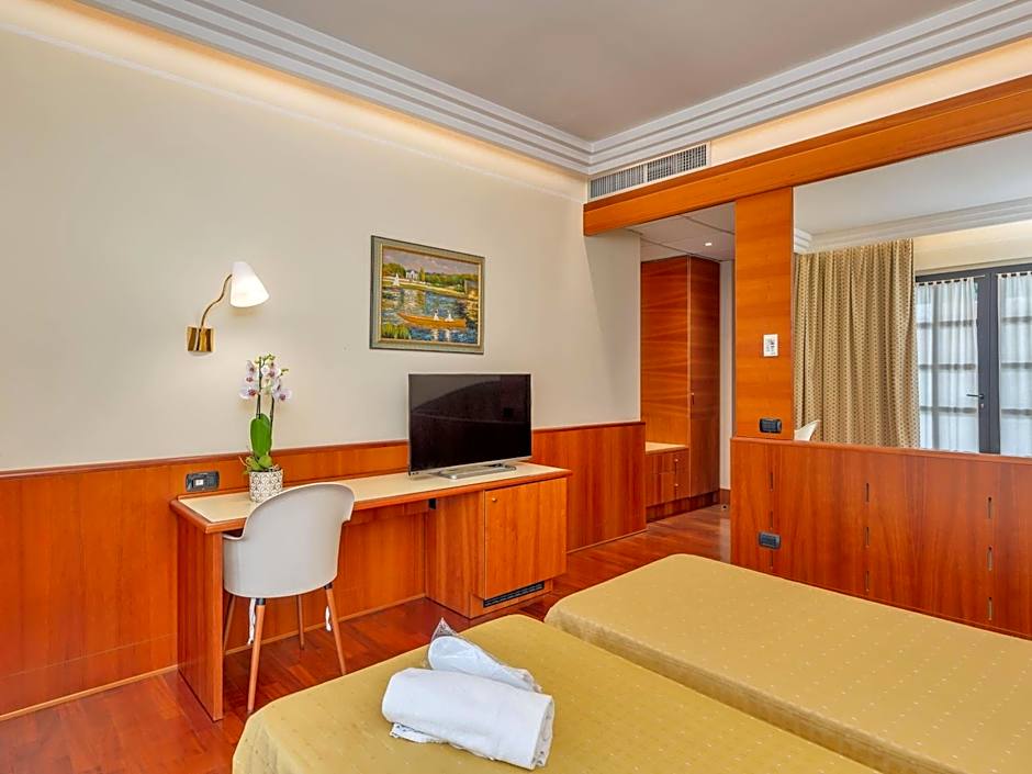 Hotel Prestige