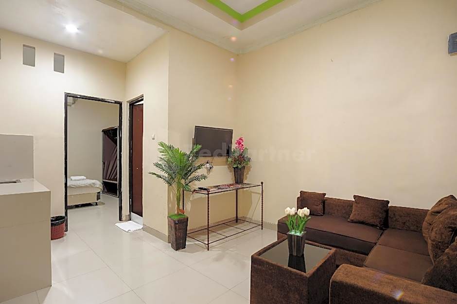 SRB near Mall Ciputra CIbubur Mitra RedDoorz