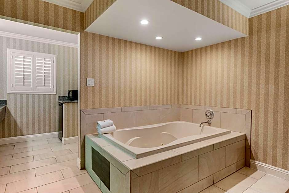 Quality Inn & Suites Maingate