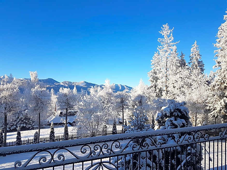 Willa u podnóża Tatr Cztery Pory Roku