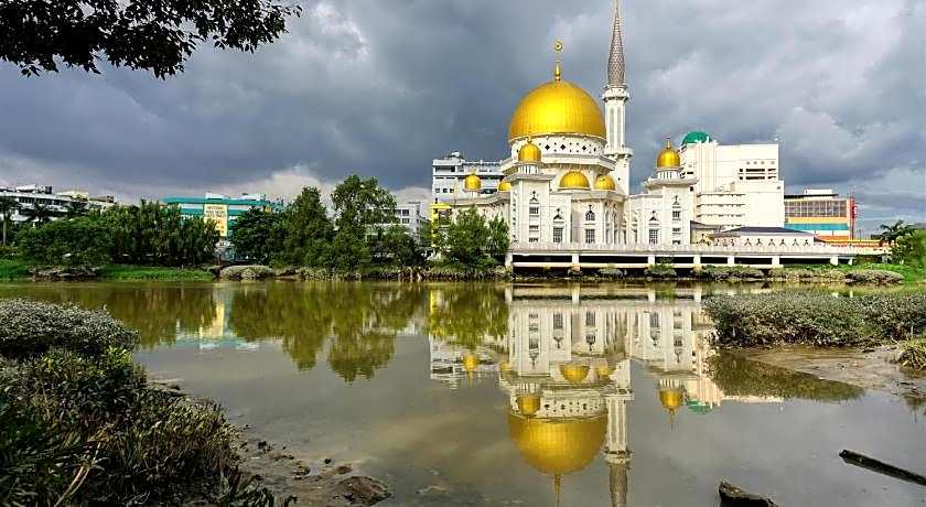 Super OYO 340 Comfort Hotel