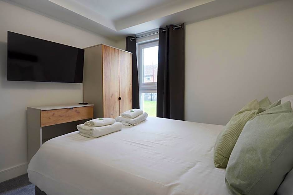 The Ashcroft Studios & Apartments with Free Parking