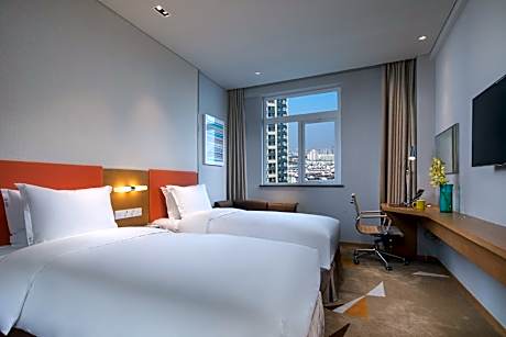 High Floor Standard Twin Room